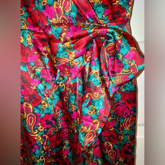 Vintage Nipon Boutique Silk Wrap-Style, Jewel-Tone Floral/Paisley Dress, size 6 - Picture 6 of 13